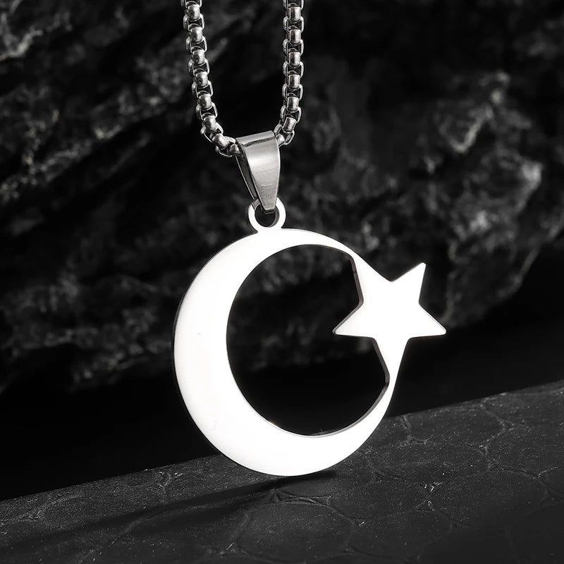 Stainless Steel Simple Personalized Spider Pendant Necklace Men and Women Fashion Party Pendant Jewelry Gift